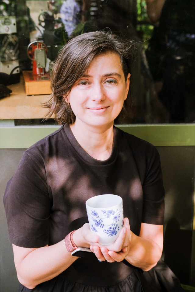 Alina Riaby, Crest founder